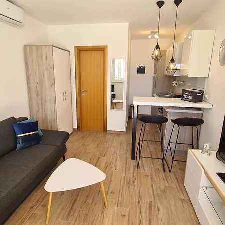 Studio Apartman Kiara Bol Exterior photo